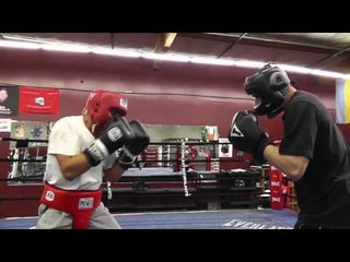 150 fighter sparring 180 fighter in oxnard EsNews boxing