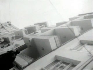 8. Kata Kadar Gazete Fırlatan Gazete Dağıtıcısı