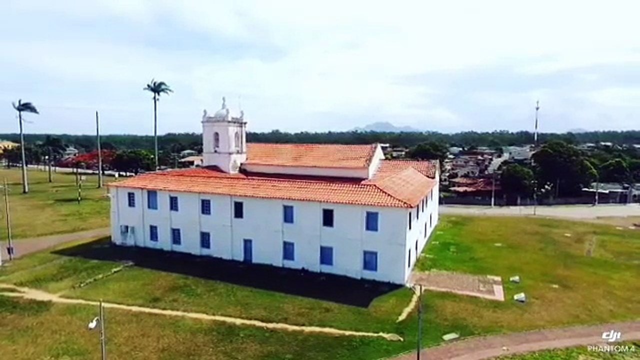 Praia Grande E Igreja dos Reis Magos
