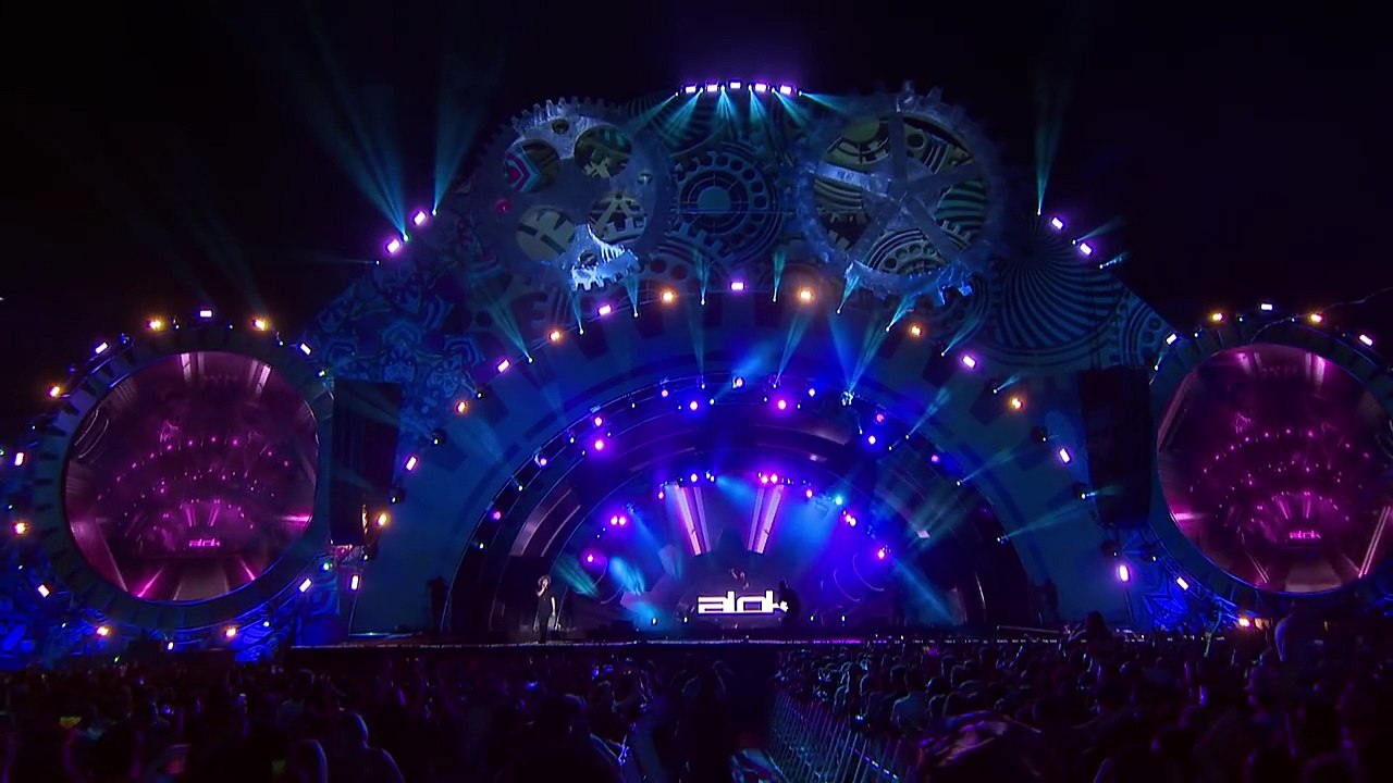 Hear Me Now Alok & Zeeba Villa Mix Brasília 2017 ( Ao Vivo )