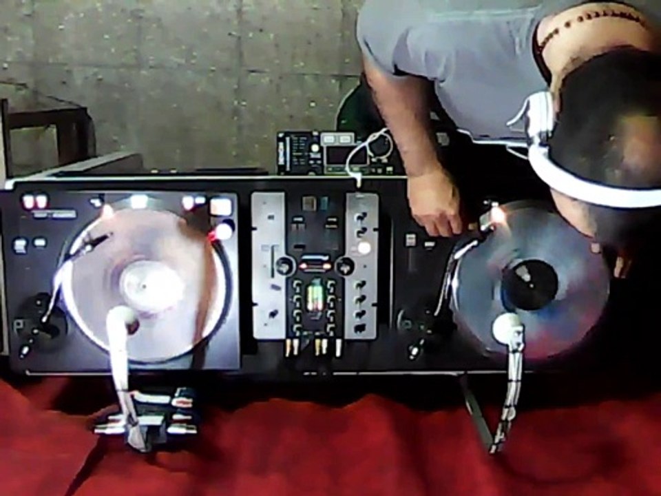 Roberto Bajlo DJ live (11)