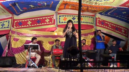 girl dance with sexy step