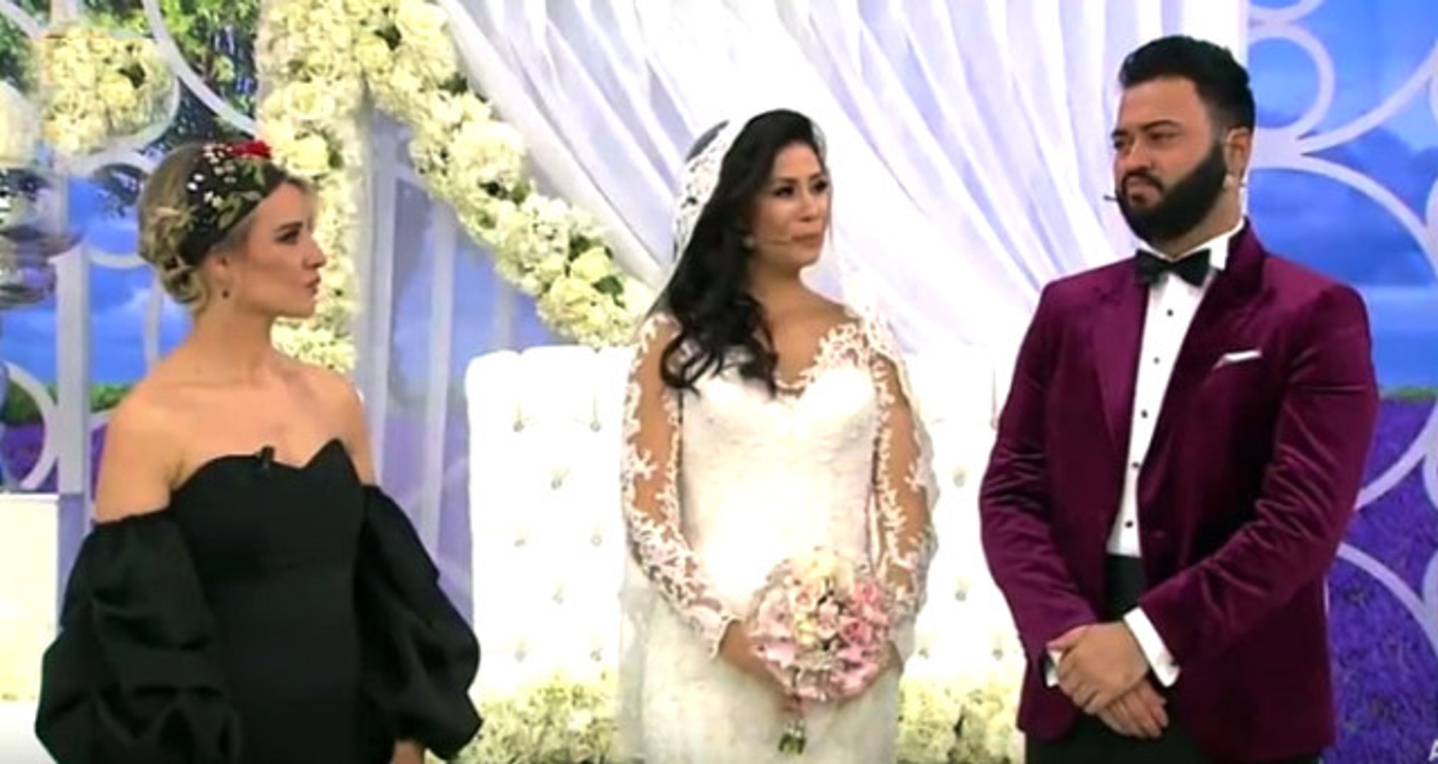 Esra Erol'da Evlenen Çiftin Arası Bozuldu! Caner, Berke'ye Şiddet Uygulamış  - Dailymotion Video