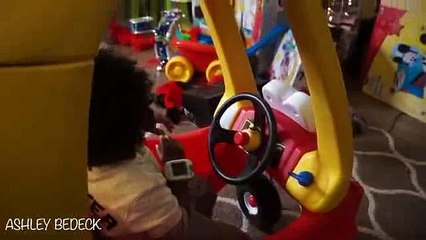 02.Lyon's Family Christmas 2016 - Home Movie - Vlogmas Day #19_clip44