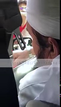 Maulana Tariq Jameel Giving Dawah in CAR - Preaching People during Travel -