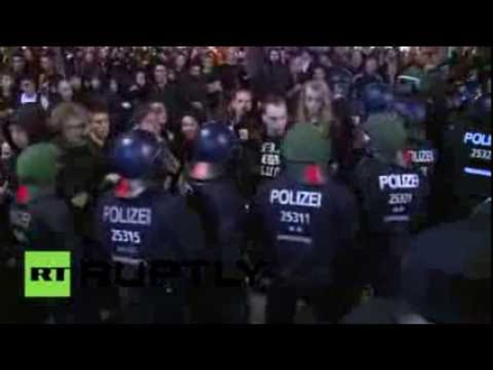 Fierce clashes with police over eviction of legendary left-wing squat in Germany