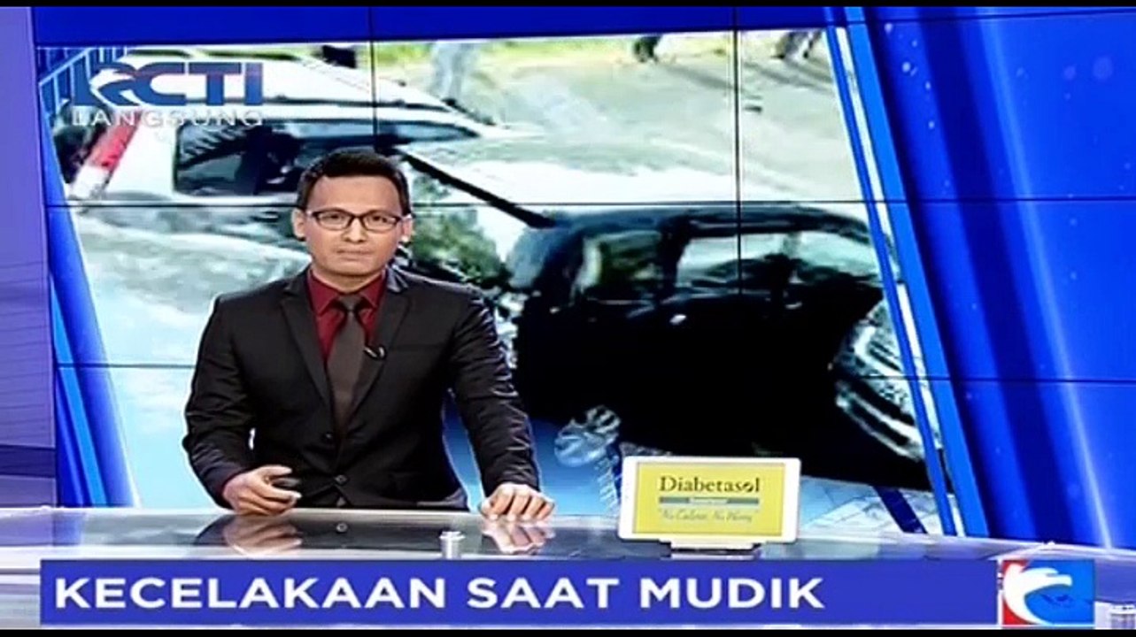 Pecah Ban, Minibus Tabrak Minibus dan Sepeda Motor
