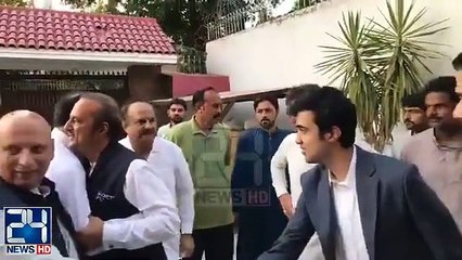 See How Dr. Babar Awan Welcomes Imran Khan In His House