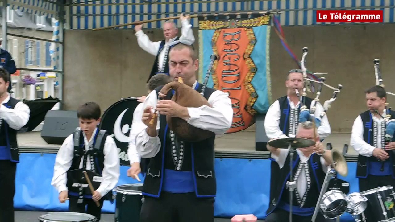 Landivisiau (29). Le bagad Landi et la chorale Y'a d'la Voix fêtent la musique