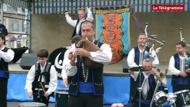 Landivisiau (29). Le bagad Landi et la chorale Y'a d'la Voix fêtent la musique