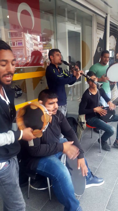 ZEYNEL ABİDİN KIYMAZ SOKAK ŞARKICILARI-2