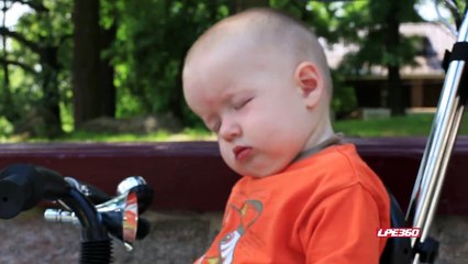 This is what Sundays are for sleep-Cute sleep-funny video