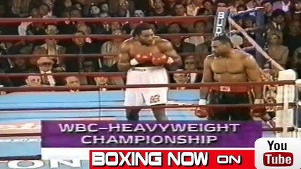 Boxer Has Mental Breakdown During Fight