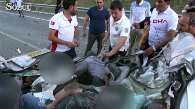 Binali Yıldırım, 5 ölümlü kazayı görünce konvoyu durdurdu