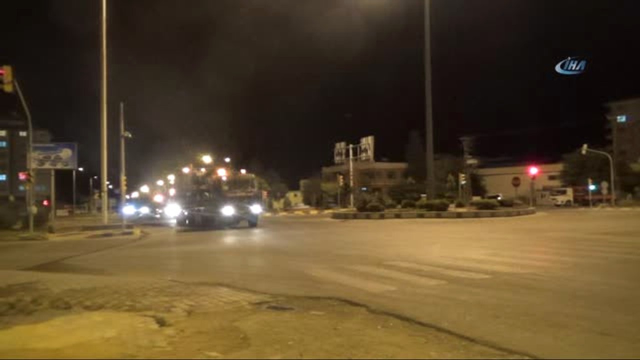 Gece Suriye Sınırına Fırtına Obüs Sevkiyatı Yapıldı