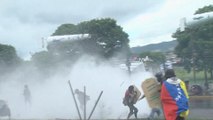 Chavismo conmemora Batalla de Carabobo mientras la oposición se manifiesta en las calles