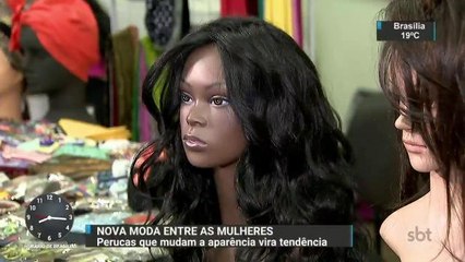 Popular entre as mulheres, ´lace wigs´ facilitam a troca de visual dos cabelos