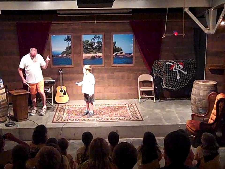 Brennon sings Shiny from Moana 6-22-2017