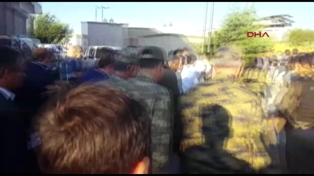 Genelkurmay Başkanı Hulusi Akar, Siirt'in Tillo Ilçesinde Bayram Namazını Kıldı