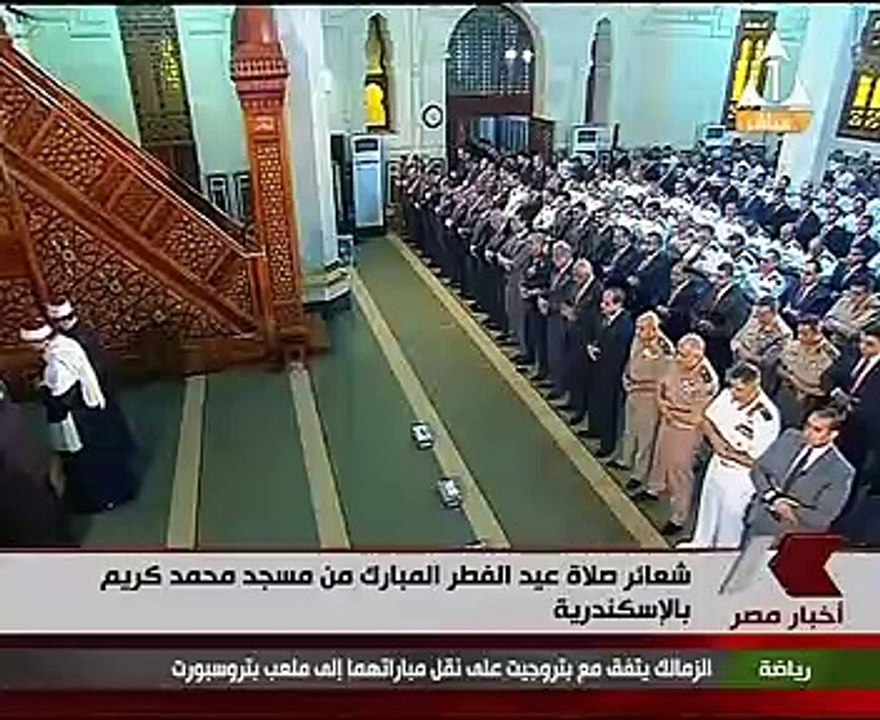 الرئيس السيسى يؤدى صلاة عيد الفطر بمسجد محمد كريم بالإسكندرية