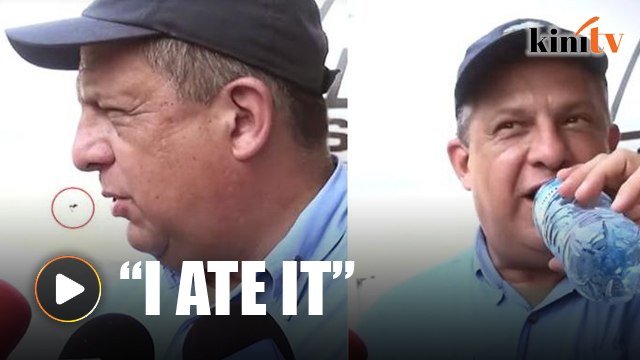 Costa Rican president swallows wasp