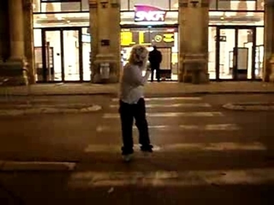 Tecktonik garou acte 2 La gare