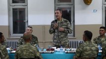 Genelkurmay Başkanı Hulusi Akar, Siirt Eruh'ta Askerlerle Bayramlaştı