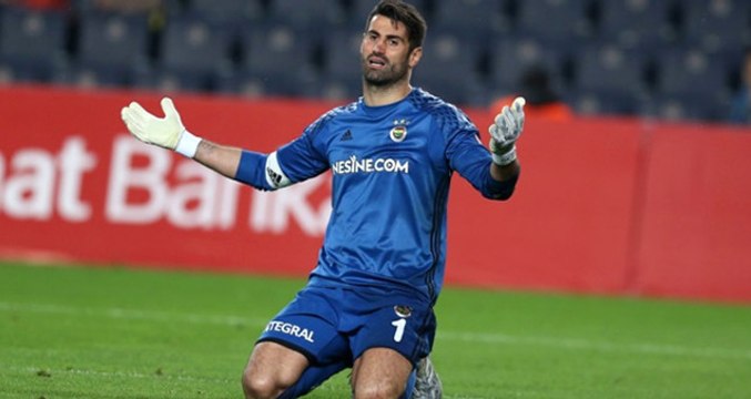 Fenerbahçe, Kameni'yi Topuk Yaylası Kampına Yetiştirmek İstiyor