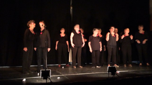 Au Mans, des femmes parlent de leurs vies sur scène