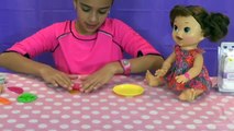 Vivant et bébé poupée mange Il jouer dunettes Doh ❤ super snacks snackin brunette playdough