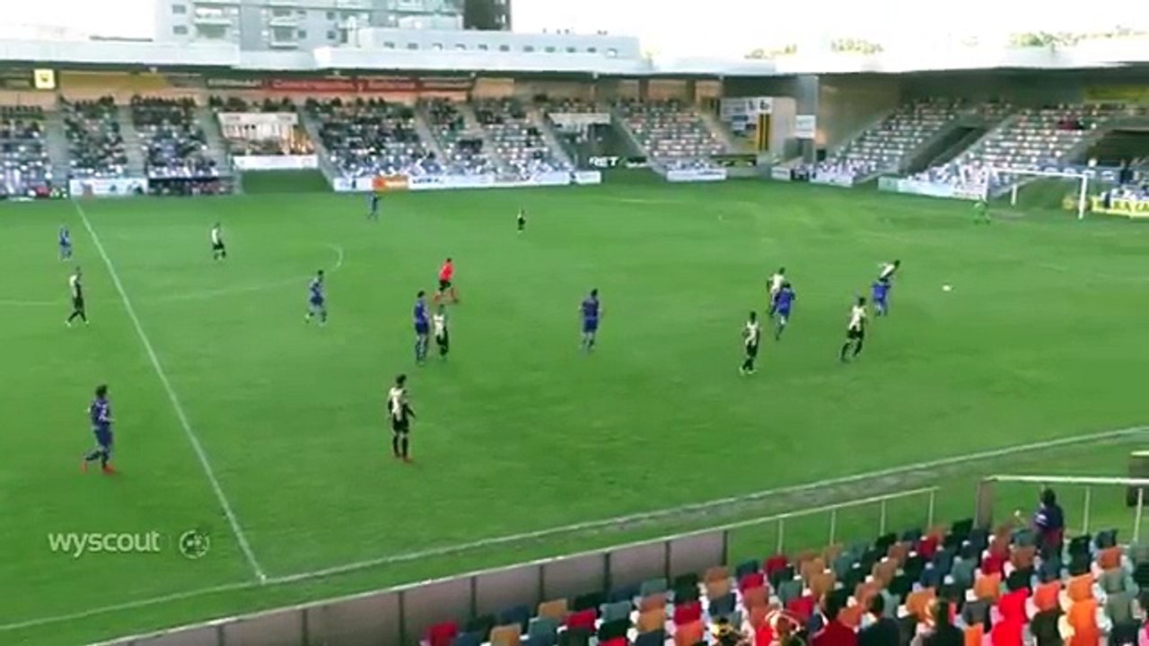 Maximiliano Amondarain Center Back 2016-2017
