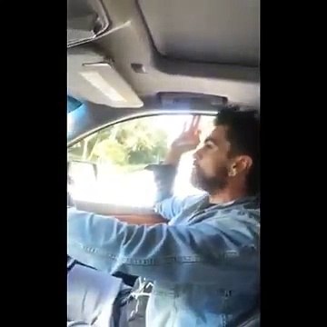 Juanes cantando Mi primera cana de Diomedes Diaz.