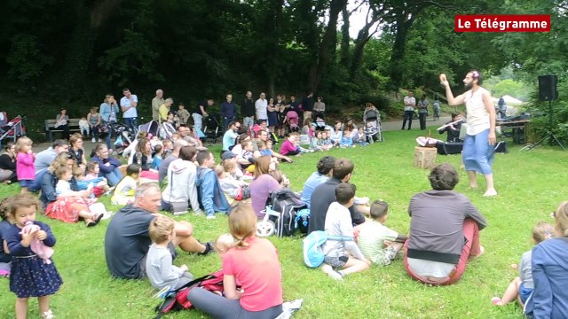 Brest. Les rives de Penfeld en fête