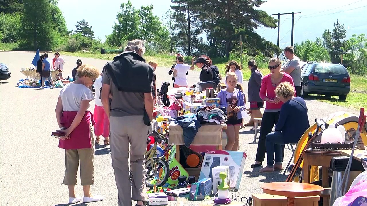 Hautes-Alpes : Pièces uniques et décor de rêve pour le vide-greniers de laye