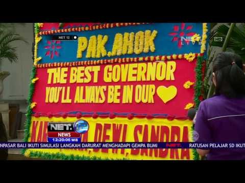 Live Report - Warga Terus Berdatangan, Balai Kota DKI Dipenuhi Lautan Manusia - NET12