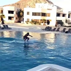 Aller prendre une bière avec beaucoup de classe... En mode surfeur