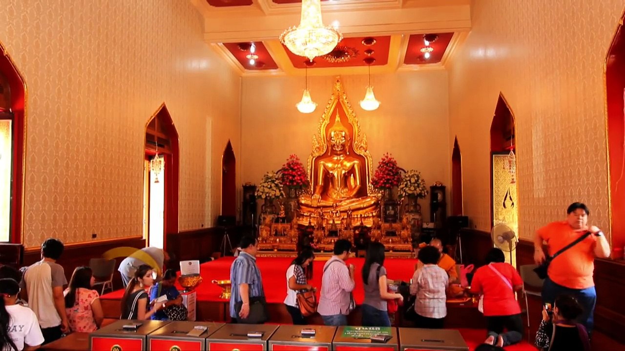 มูไนท์ไปทำบุญ  17 มี.ค. 2558  วัดไตรมิตร จ.กรุงเทพ