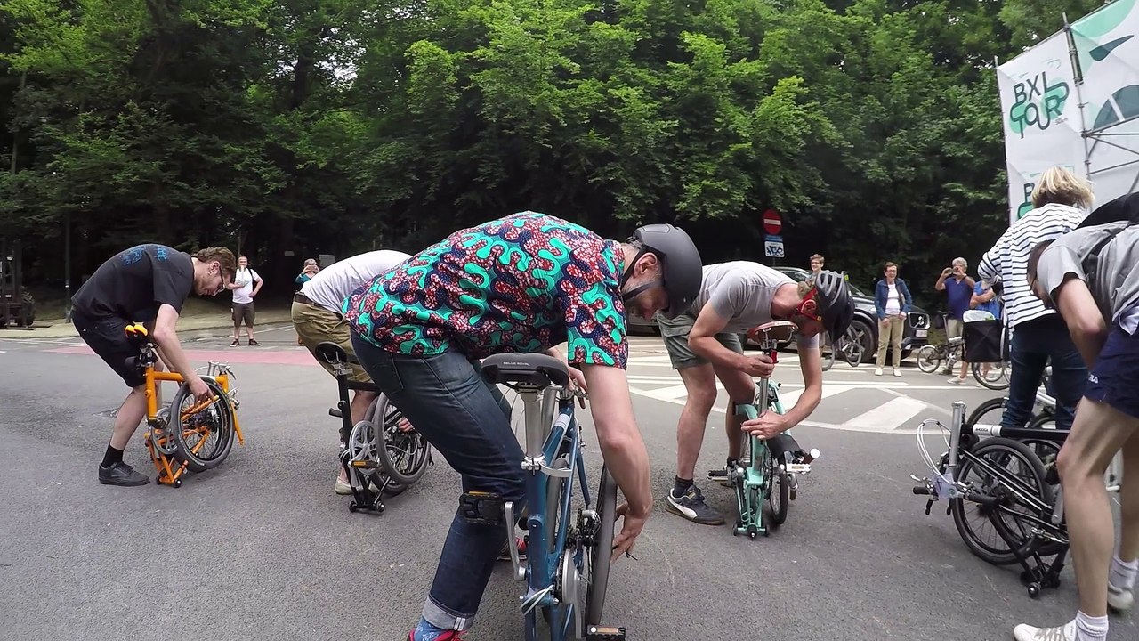 Course de vélos pliables à l'occasion du BXL TOUR