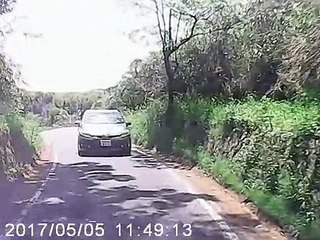 【DQNカップル】「ヘタクソ！」の一言で危険運転