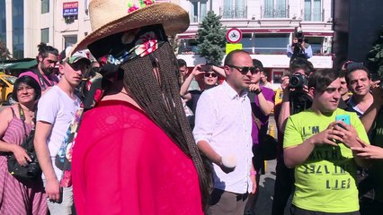 Polícia turca impede Parada do Orgulho Gay