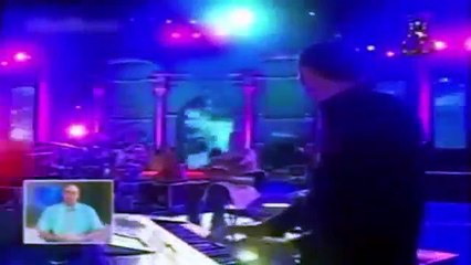 اضحك مع مهبل مذيعة نشرة أخبار التلفزيون الجزائري على المباشر2017