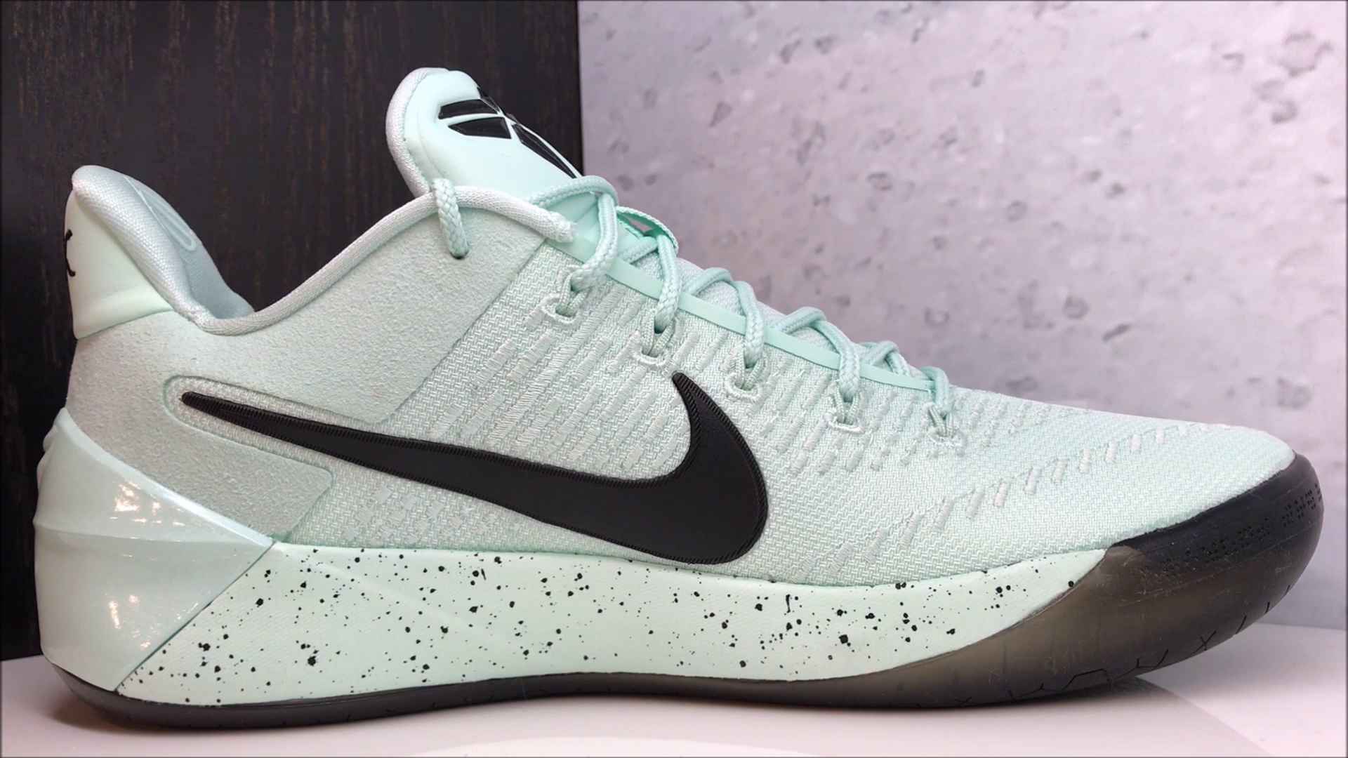 Nike Kobe Bryant Igloo AD Sneaker Review