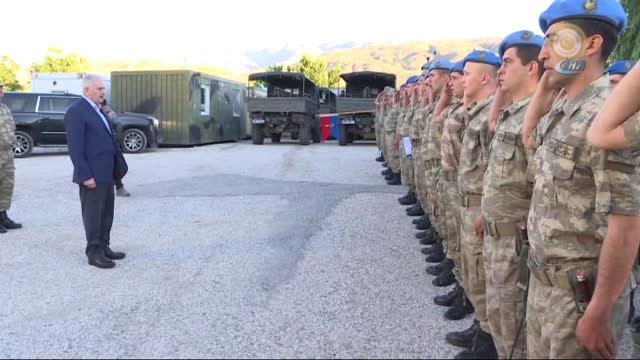 Başbakan Yıldırım, Kemah İlçe Jandarma Komutanlığını Ziyaret Etti