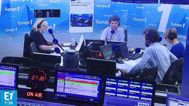 À droite, c'est courage fuyons !