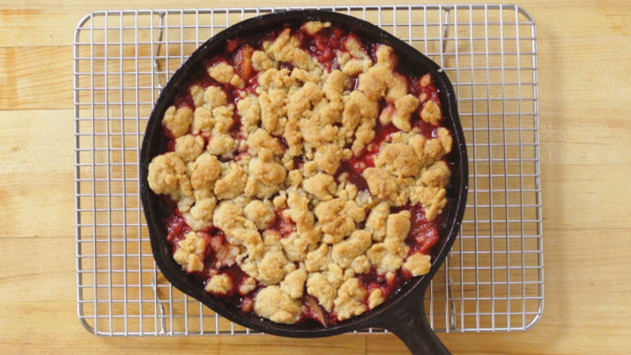 How to Make Plum Crisp