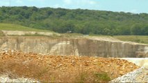 US farmers say sand mining destroying environment