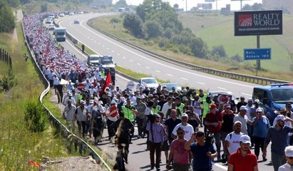 Kemal Kılıçdaroğlu Adalet Yürüyüşü'nün 12. gününde köylülerle el ele yürüyor