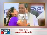 Woman Kisses CM Siddaramaiah On Stage
