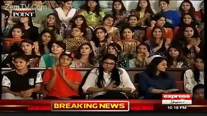 A Young Pakistani Boy is Shaking Nawaz Sharif