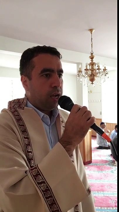 Metin Demirtaş. Harameyn usulü kamet. Kabe kamedi. İqamat salah. Sheikh Ali Mullah. Kopenhag Kocatepe Camii. Sheikh Ali Mulla. Iqamah salah Sheikh Ali Mulla. Namaz icin kamet. Kabe müezzini taklidi. Ezan kamet. Kamet nasil getirilir. Kamet. 28/5 - 2017
